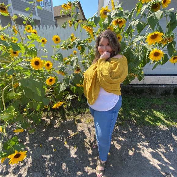 Meet your Posher, Jaclyn - Picture 2 of 3